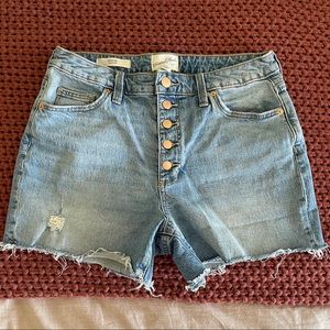 Universal Thread Vintage Midi Shorts, Light Wash Denim, Womens Size 8
